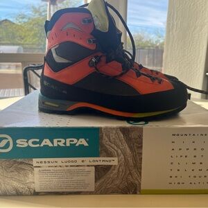 Scarpa Charmoz men’s mountaineering boots and diamondback sabretooth clip crampo